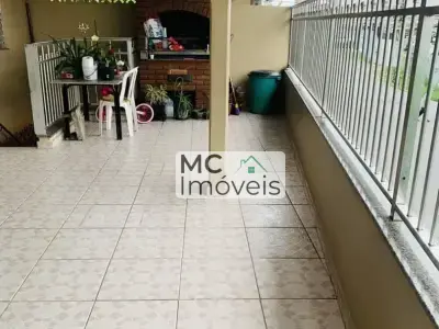 Sobrado com 4 quartos em Jardim Emílio Carlos