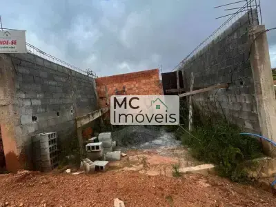 Lote / Terreno com 3 quartos em Jardim Batista