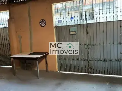 Casa com 2 quartos em Jardim Santo Eduardo