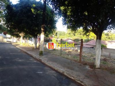 Lote / Terreno com 0 quartos em Centro