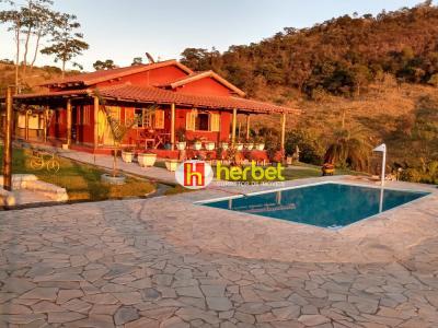 Sítio com 3 quartos em Zona Rural