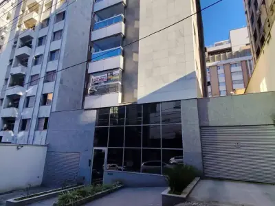Apartamento com 4 quartos em Lourdes