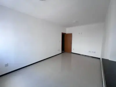 Apartamento com 3 quartos em Caiçara-Adelaide