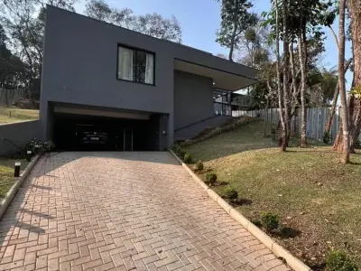 Casa de Condomínio com 3 quartos em Condomínio Jardins