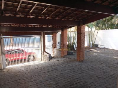 Casa com 4 quartos em Jardim América