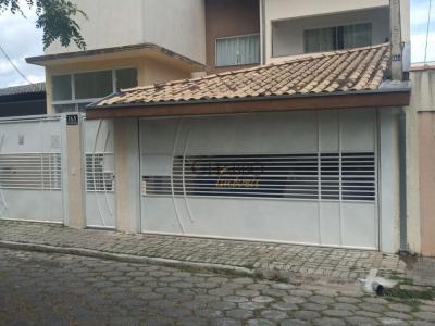 Casa com 3 quartos em Jardim Mesquita