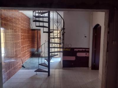 Sobrado com 4 quartos em Jardim Nova Esperança