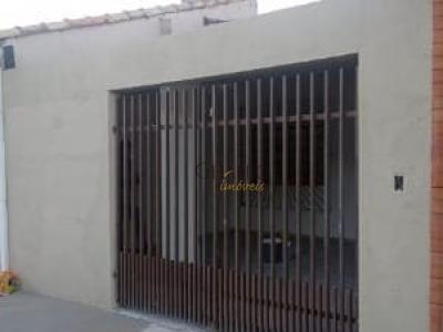 Casa com 2 quartos em Jardim Emília