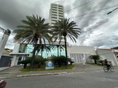 Apartamento com 3 quartos em Centro