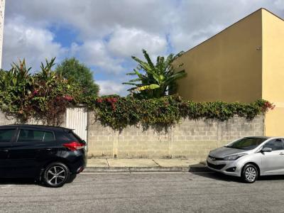 Lote / Terreno com 0 quartos em Jardim Altos de Santana I