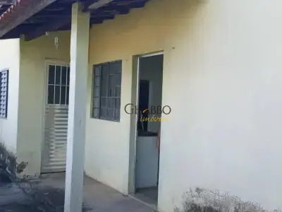 Casa com 2 quartos em Jardim Bela Vista
