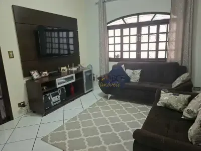 Casa com 3 quartos em Jardim Bela Vista