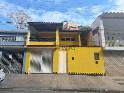 Sobrado com 2 quartos em Parque Santo Antônio