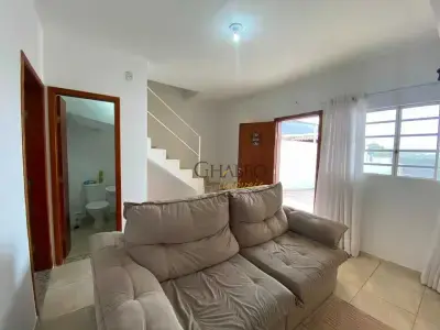 Sobrado com 3 quartos em Bandeira Branca