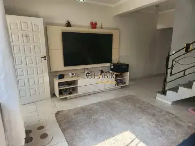 Casa de Condomínio com 2 quartos em Jardim Califórnia