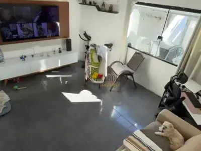 Sobrado com 2 quartos em Jardim Santa Marina