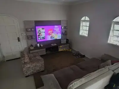 Sobrado com 4 quartos em Jardim Santa Maria
