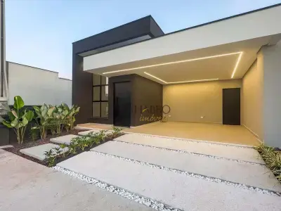 Casa de Condomínio com 3 quartos em Jardim Jacinto