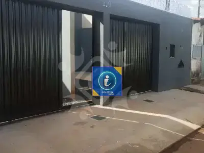 Casa Geminada com 2 quartos em Jardim Canaã