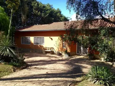Chácara com 5 quartos em Parque da Grama